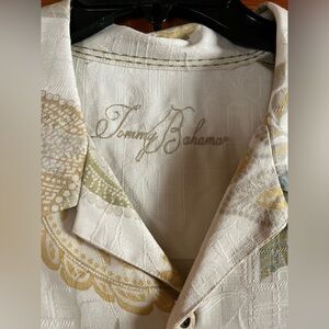 XL, Tommy Bahama silk men’s button up